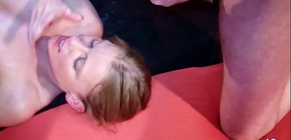 AO Creampie Gangbang Swinger Party mit deutscher versauten MILF Lacy